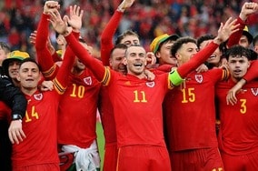 元ウェールズ代表のリバプールOB 、64年ぶりW杯出場の立役者ベイルにゾッコン！「彼のような選手はニ度と現れない」