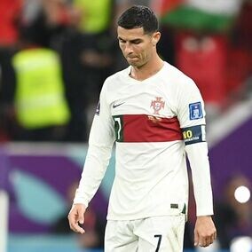 「CR7はほぼ何もせず、泣き出した」敗退に涙したC・ロナウドを、メッシの母国アルゼンチンのメディアがバッサリ！【W杯】