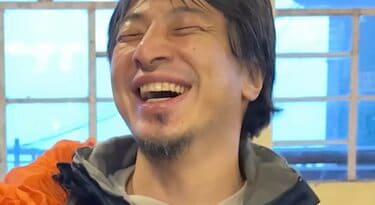 ひろゆき置いていかれたの？」インドで置き去りにされるひろゆきの姿に