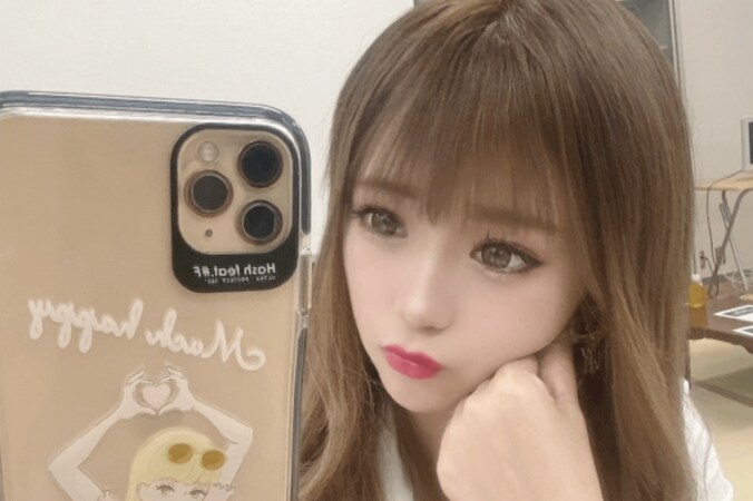 【写真・画像】「授業中にトイレで搾乳」16歳で妊娠した美女、育児と両立した高校生活を語る　1枚目