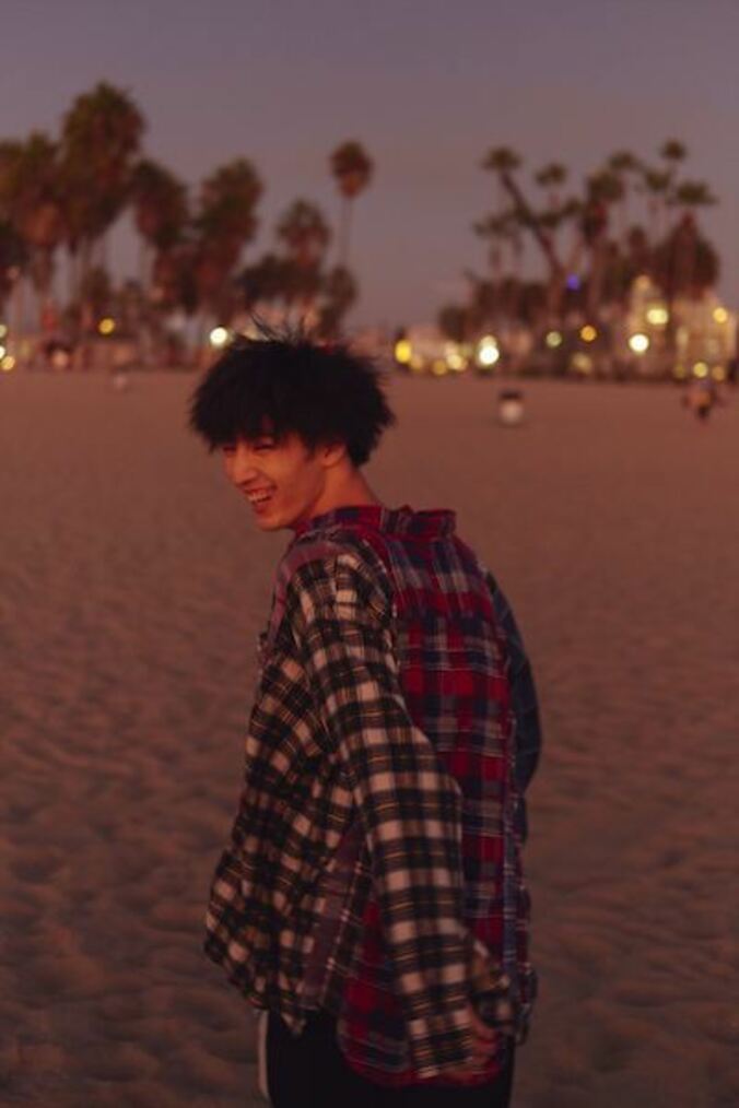 清水尋也ファースト写真集 『FLOATING』 留学先のロサンゼルスで撮影 2枚目