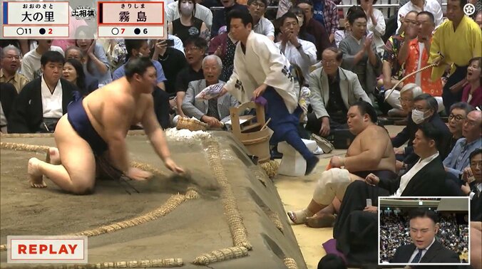 「え、いるやん!」霧島、大の里撃破の瞬間に“チラリ”大物が鎮座 熱戦を見守る様子が話題 4枚目
