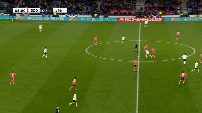 「半端ないって」日本代表デビューFWの“怪物級のキープ＆急加速”にネット衝撃！「馬力がすごい」塩貝健人がW杯の切り札に？ 3枚目