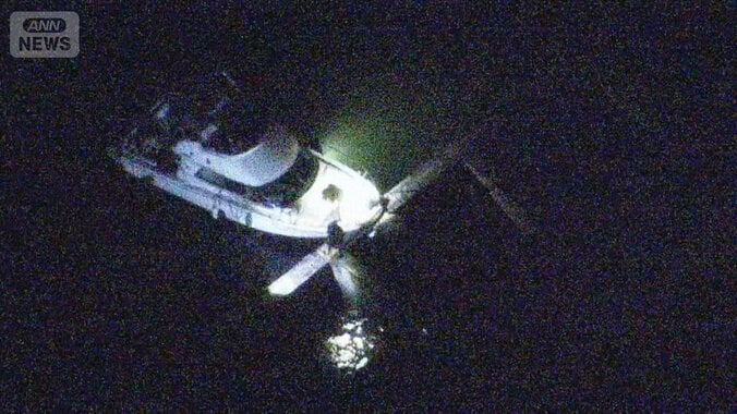 “花火を見に出航”10人が乗ったプレジャーボートが防波堤に衝突　2人重傷 1枚目