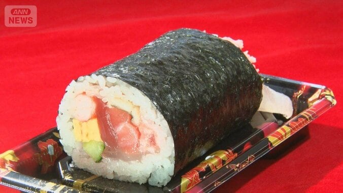 恵方巻きに「1000円の壁」　1本丸ごとパクリ…コメ高騰でハーフサイズが人気 1枚目