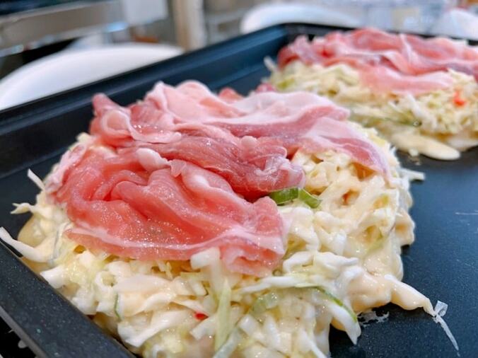  渡辺美奈代、購入した1kgの豚肉を使い切って作った料理「凄い量」「 美味しそう」の声  1枚目