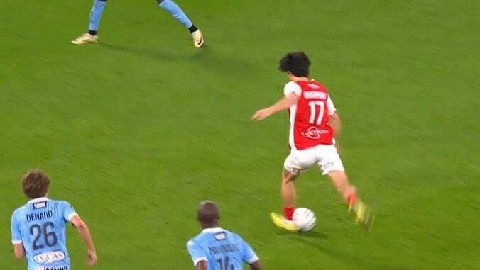 「とんでもないゴラッソ！」中村敬斗、今季7点目！シーズンベストゴール級弾丸ゴラッソにファン歓喜「スーパーミドル炸裂」「無双が止まらない！」 3枚目