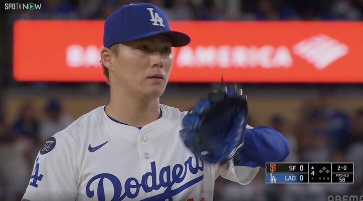 【写真・画像】どこに怒れば… 山本由伸に“打者が激怒”「そりゃキレる」「怖っ」マン振り三振にイライラ爆発→バットを叩きつける「八つ当たりw」　1枚目