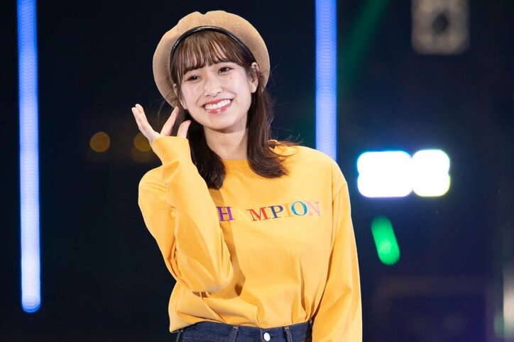 日向坂46が平成最後の『TGC』で3曲ミニライブ、濱岸ひよりが初ランウェイで笑顔を見せる