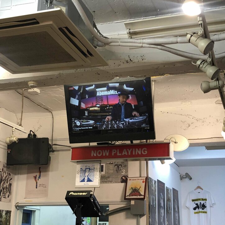 『AbemaMix』が渋谷・マンハッタンレコードを期間限定でジャック！店内ではアベマグッズも販売中！