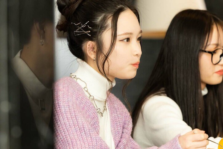 木下優樹菜似の高1女子・ここなは黒縁メガネで大人っぽく 女子高生の私服姿に男子大興奮