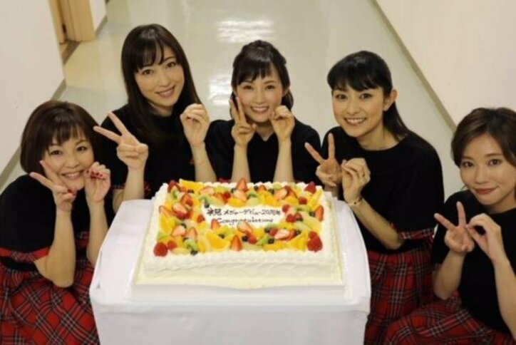 モーニング娘。デビュー20周年　第1期『モーニングコーヒー』メンバー集合ショット公開