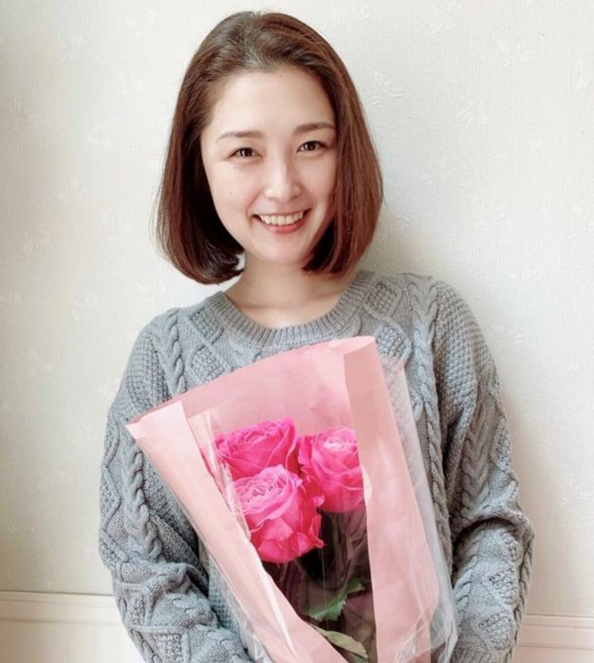 石川梨華 出張中の夫から結婚記念日に届いた花束 素敵 センスが良い の声 話題 Abema Times 石川梨華 出張中の夫から結婚記念日に届いた花束 素敵 センスが良い の声 話題 Abema Times