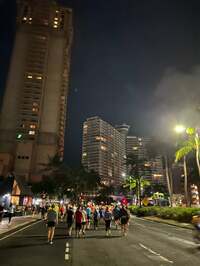 キャシー中島『いよいよホノルルマラソンスタートです』