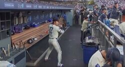ウソでしょ…？ 大谷翔平、ベンチでの“ある行動”が話題に「プロ中のプロ」「スゴすぎる」 ホームラン直前に見せていた“衝撃光景”「尊敬しかない」