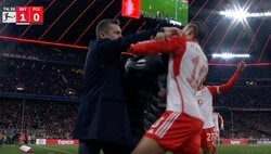 大乱闘勃発！史上最悪の愚行… 顔面に“強烈ビンタ2連発”の衝撃シーン　暴行を加えた監督はレッドカード一発退場！殴られたドイツ代表FWがブチギレ