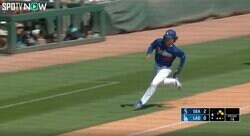 「大谷翔平と対決やな」「速すぎるだろ！」一塁からギア全開の“爆速スピード”で一気にホームインする瞬間　ロン毛をなびかせて“ドジャース屈指のイケメン”がガチ激走