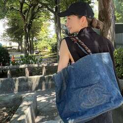  新山千春、約20年前に田中美佐子から貰った『CHANEL』品「憧れとリスペクトと、、特別感謝があります」 