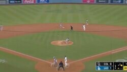 なんで…！？ 大谷翔平、とんでもないスピードで“衝撃の光景”「楽勝やん」「余裕」 完璧すぎる“爆速盗塁”にファン騒然「普通に走ってるw」