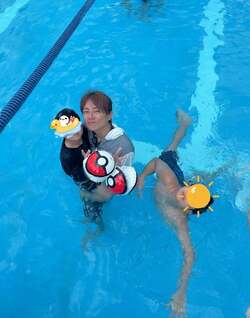 杉浦太陽、子どもたちとプールの後に自宅プールも満喫「親2子3人、全員男たちで」 