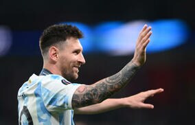 代表キャリア初となる1試合5ゴールのメッシ、指揮官も絶賛「ナダルのよう」