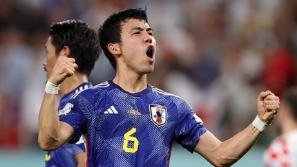 「ありがとう、遠藤航」 W杯日本代表ユニフォームをもらった