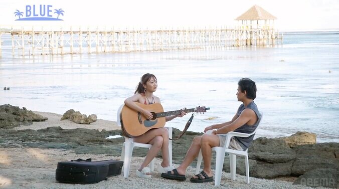 【写真・画像】大塚愛似のスタイル抜群シンガーソングライター、ビキニ姿で海外で活躍するサッカー選手とセッション　2枚目