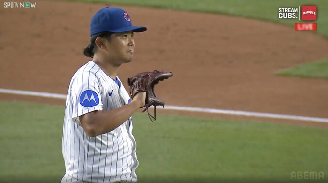 「流石MLBってプレー」今永昇太、同僚名手の“大遠投”に首を振り驚く 9勝目後押しの美技へ“お辞儀”で敬意も 2枚目
