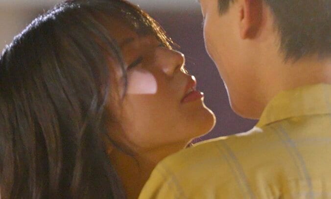 【写真・画像】22歳セクシー女優「恥ずかしいから目つむって」ミスター中央大学とカップル成立でキス　1枚目