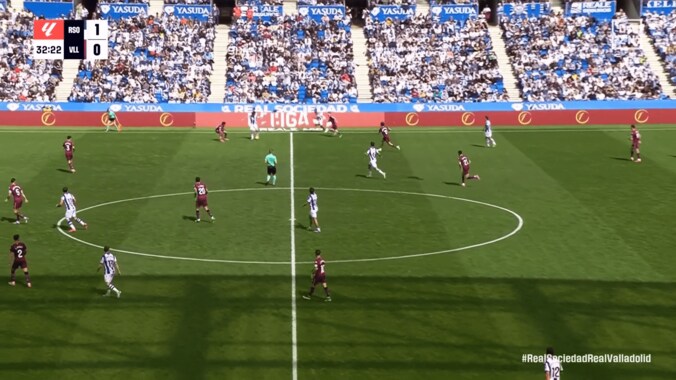 「反則級の上手さ」久保建英の“美しすぎるヒールパス”にファン大興奮！待望復帰の名相棒と“黄金コンビ”で違いを作った瞬間「タケ×トラオレ最高！」「相性いいのよね」 3枚目