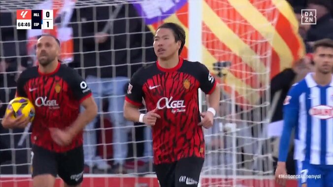 【映像】浅野拓磨、超加速ダイビングヘッド弾炸裂の瞬間