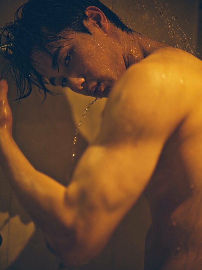 身長184cmに鍛え上げられた肉体美 野村康太1st写真集の発売前重版が決定 5枚目