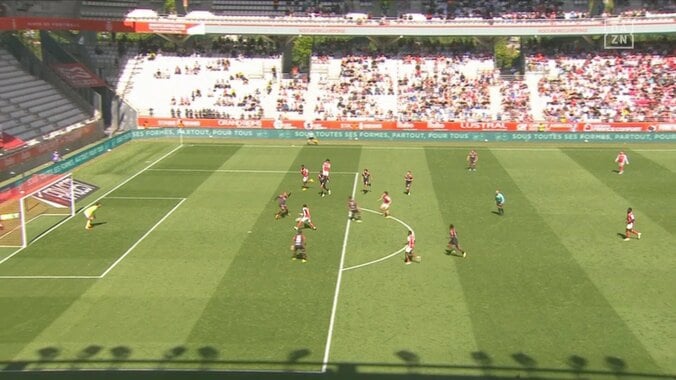 「感じてくれよ」中村敬斗、絶妙スルーパスが惜しくも… 「素晴らしいパスが涙」DFの隙間射抜く“アシスト未遂”に感情露わ 4枚目