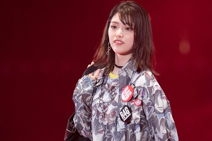 乃木坂46、白石麻衣は”クールまいやん”、松村沙友理は”にこるんポーズ”でTGCランウェイ堂々闊歩 21枚目