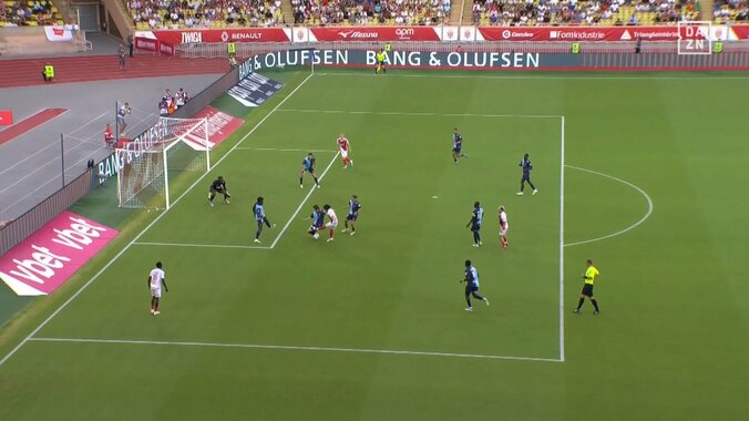 嘘だろ？南野拓実が“後輩”に止められた！「日本代表対決アチー」瀬古歩夢、リーグアンデビュー戦で“股抜き阻止”の神ディフェンス炸裂 5枚目