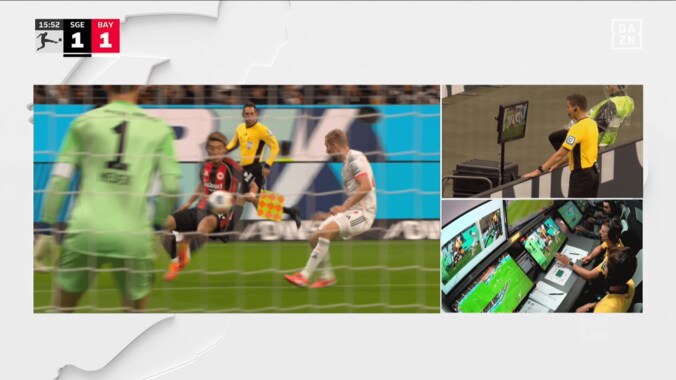 「え？取り消し？」堂安律の演出ゴールが“まさか展開” 「当たってるけど厳しいジャッジ」無情のVAR判定にファン悲鳴 3枚目