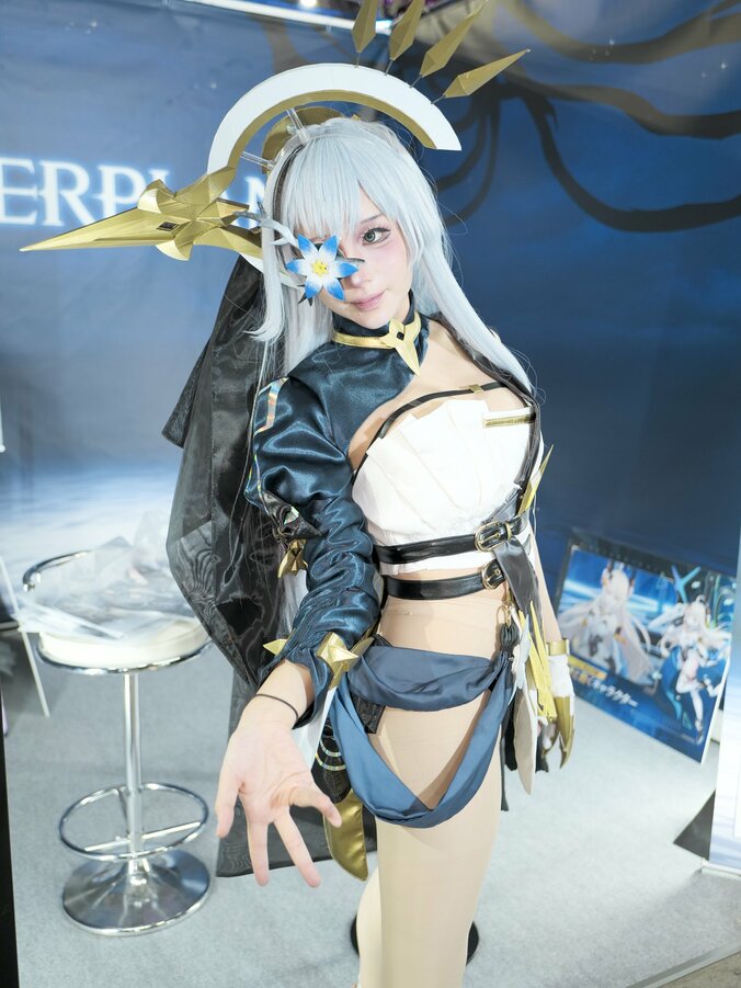 “美ジュアル”なコスプレイヤーたちがブースを華やかに彩る！「東京ゲームショウ2026」アウタープレーン（OUTERPLANE）レポート 4枚目