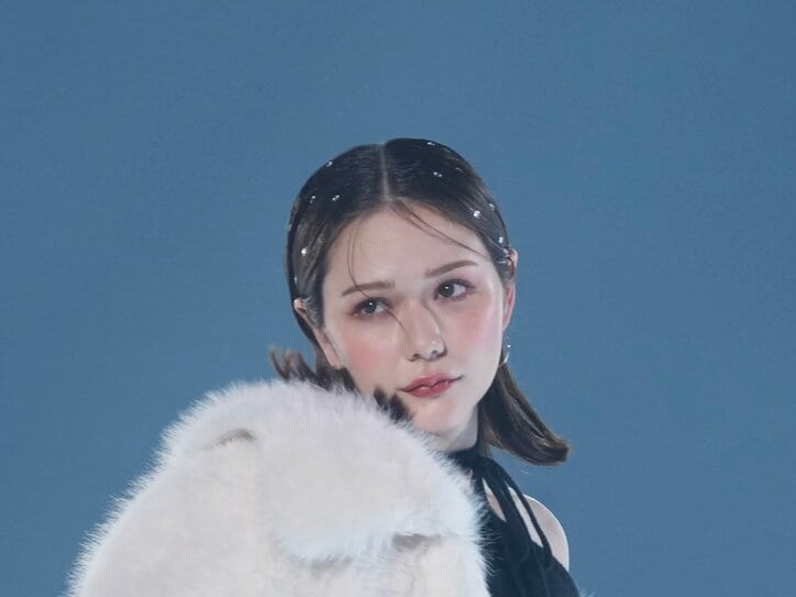 【写真・画像】村重杏奈、超ミニ丈ワンピから“大胆に美脚”披露「ギャップがすごい」バラエティと打って変わったクールな姿にドキッ　1枚目