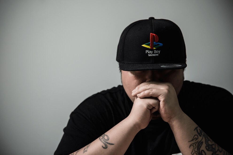 ドラッグの悪魔に取り憑かれコントロールを失った天才ラッパー Bes本人が話す 過去 現在 そして未来 インタビュー 特集 Abema Times