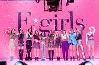 E-girls、切なく感動的なラストステージで9年間の活動に終止符、ファンと共に駆け抜けた一夜に「ありがとう」「大好き」の声が殺到【ライブレポート】 【ABEMA TIMES】