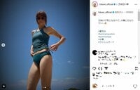 hitomi、美しい水着ショットを披露 「スタイル良いからカッコいい」「相変わらず綺麗」と称賛の声