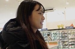 「月の食費は25万円」17歳で出産 “4女1男の大家族”の美人ママ（33）、スーパーでの爆買い風景に驚きの声