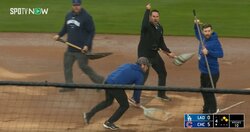 「選手たちのプレーは俺たちが支える！」“カブスの阪神園芸”が見せた職人技にファンも感嘆