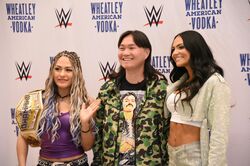 日本人女子スーパースター目当てに米・ラスベガスで“大行列”が発生 “美しき狂気”ジュリアの撮影会に熱狂的ファン続々