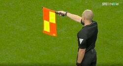 あの時、何が起きたのか？ “前代未聞の大誤審” 緊迫の裏側　試合中の審判間の音声を公開 「判定はオフサイドだ！これでいいのか？」「何もできない」