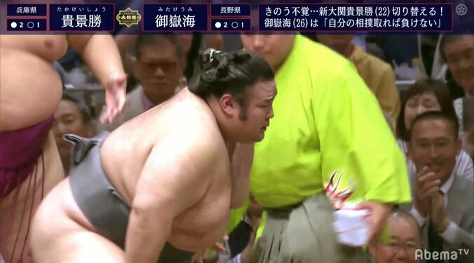 貴景勝に黄色信号！？　御嶽海に勝って3勝目も右脚を痛め苦悶　雷親方「（歩き方に）違和感がありますね」 1枚目