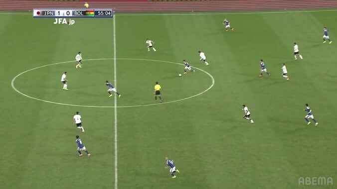 レベチ！久保建英、DF完全置き去りの“絶品ターン”にスタジアム大歓声「もはや芸術」意表をつく反転→ど真ん中を抜くスルーパスで決定機演出 3枚目