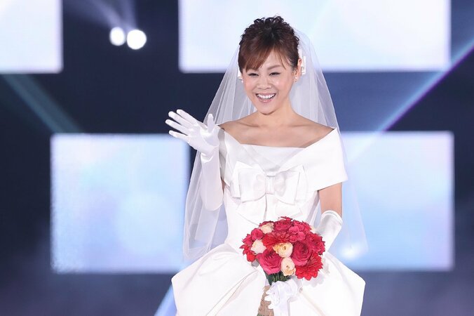 高橋真麻「2020年の東京五輪までには結婚」ウェディングドレス姿で高らかに宣言 1枚目