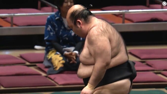 “土俵の妖精”・森麗、23歳差対決で激勝 「ウララが勝った」中日に初日で拍手喝采 2枚目