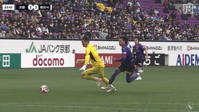 【映像】横浜GKポープ、“残り足”が接触した瞬間